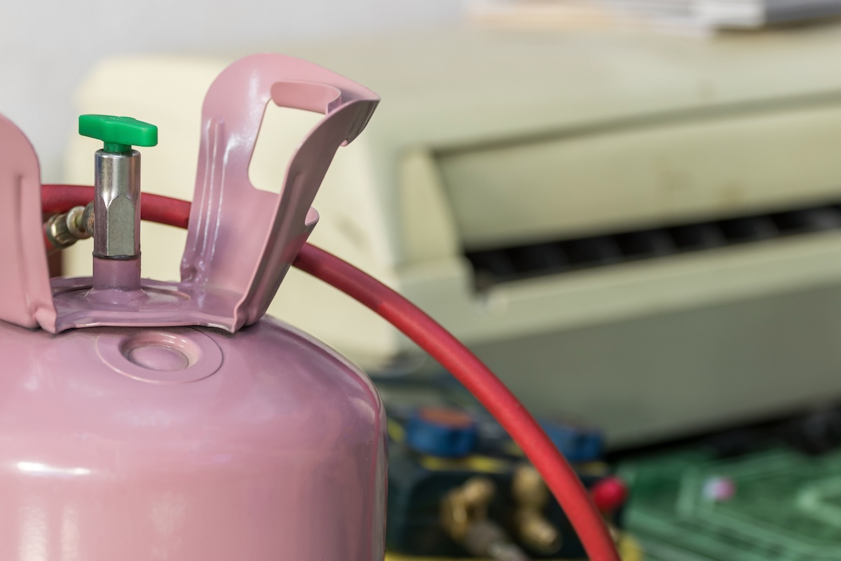 Refrigerant for air conditioning filling