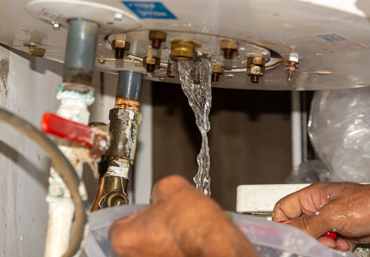 plumbing ann arbor water heater leaking
