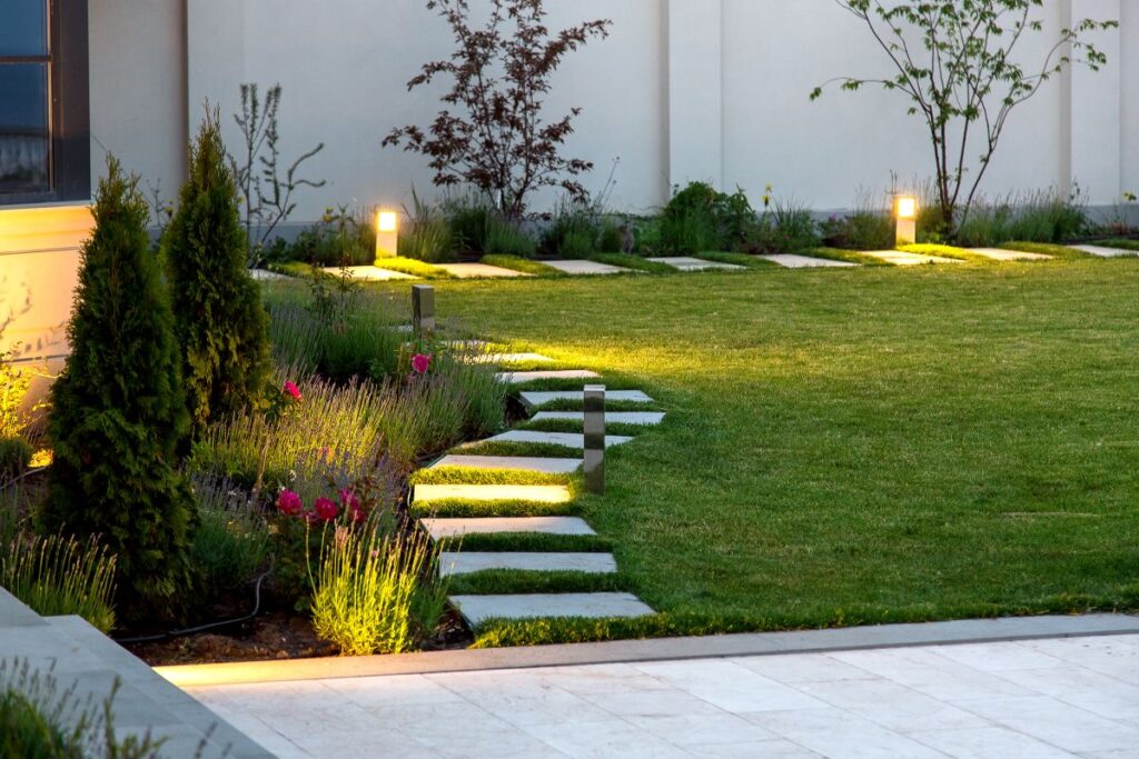 outdoor lighting backyard warm lights patio