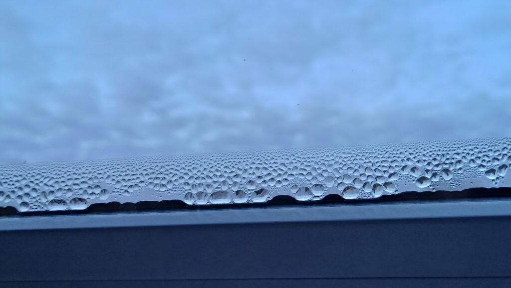 how to reduce humidity in house window with water bubbles
