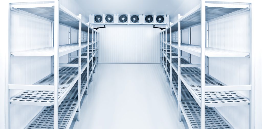 Refrigeration chamber for food storage